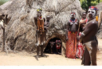 探秘非洲最后原始部落 文化保持完好