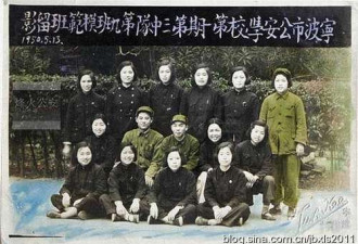 60年代北京天安门前中国最早的警花