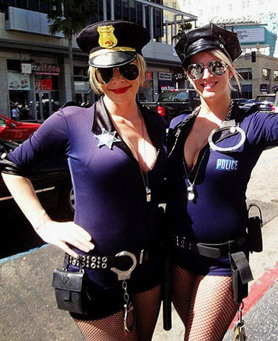 谁说女子不如男?街拍各国穿制服的美女(多图)