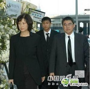 财产厮杀的幕后:揭秘霍家与女星们的纠葛情史(组图)