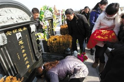 河南周口六警察杀人案最后落网女警明日受审(图)