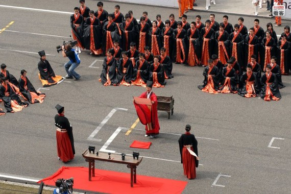 中国掀起复古之风：盘点那些尴尬的“穿越”场景(高清组图)