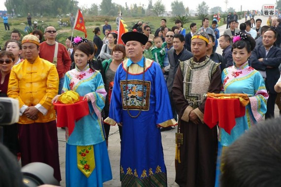 中国掀起复古之风：盘点那些尴尬的“穿越”场景(高清组图)