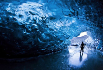 探索冰川水下之景 神秘冰穴美丽危险