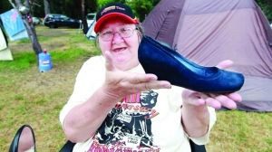 澳土著居民团体称将归还总理跑丢的鞋子(多图)