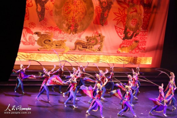 开篇《雅颂》典雅雍容，彰显中国文化的仪式感。 摄影：人民网记者李学江