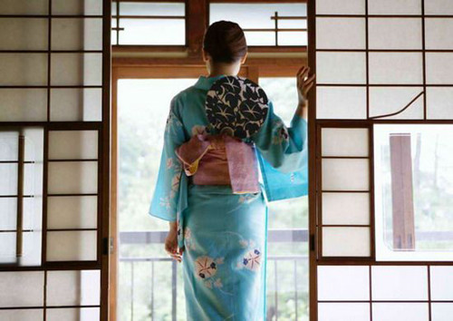 组图:揭秘日本女人和服里隐藏秘密 为掩盖缺陷