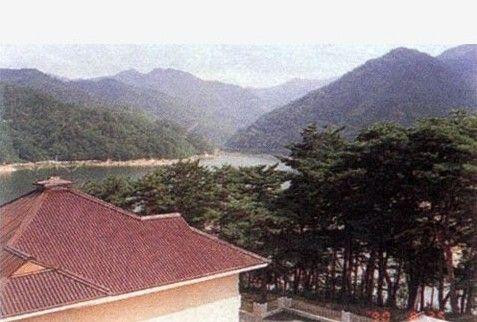 朝鲜最高司令官金正恩  被指秘密拥有30多处豪宅(组图)