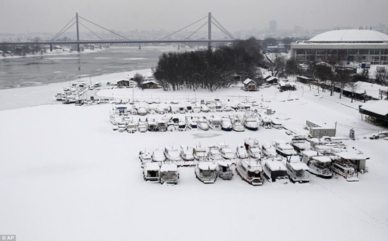 东欧数百村庄温度降至零下40度 欧洲进入“冰雪时代”(图)
