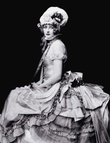 老照片：百年前欧洲女性写真——不裸露尽显妩媚风情