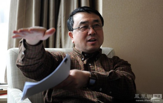 王立军旧照曝光：当年他持枪现场指挥 姿势英武(高清组图)