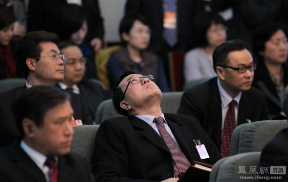 王立军旧照曝光：当年他持枪现场指挥 姿势英武(高清组图)