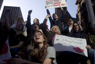 “误导电话”惹民怨 多伦多千人抗议