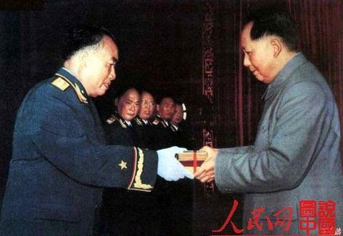 老照片：毛泽东的绝版影像 展示真实身前背后事(组图)