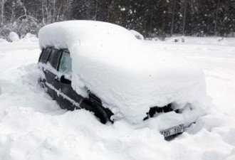 男子在被雪埋在汽车中 存活两月获救