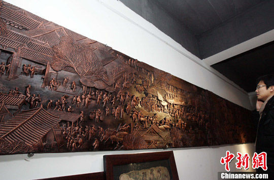 山西木雕大师耗时近两年完成木雕版《清明上河图》