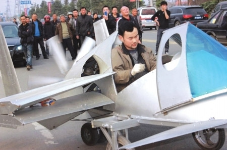 四川广汉农民自造飞机酷似F22 试飞路上被交警拦下(组图)