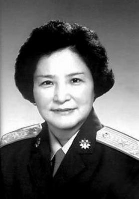 贺龙之女回顾往事 否认曾批斗父亲 呼吁彻查网络大字报(图)