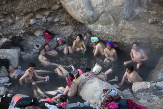 实拍西藏地区传统"天浴" ：祛除污秽 疾病和罪孽(高清组图)