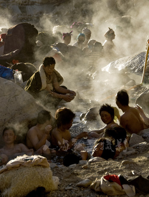 实拍西藏地区传统"天浴" ：祛除污秽 疾病和罪孽(高清组图)