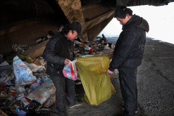 别样流浪汉：痴情男为寻失踪女友浪迹天涯22年(高清组图)