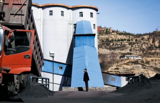 邢利斌的兴无煤矿随着技术改造，现在已经成为山西省的大矿之一