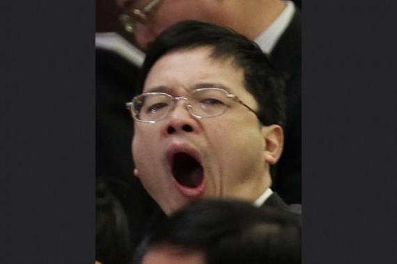 居庙堂之高而忧社稷 两会代表鞠躬尽瘁好辛苦(高清组图)