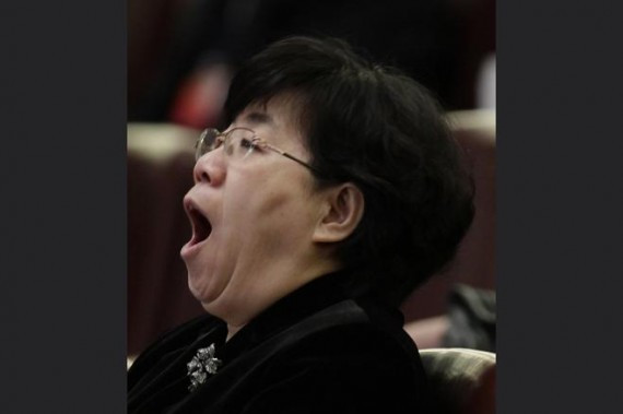 居庙堂之高而忧社稷 两会代表鞠躬尽瘁好辛苦(高清组图)