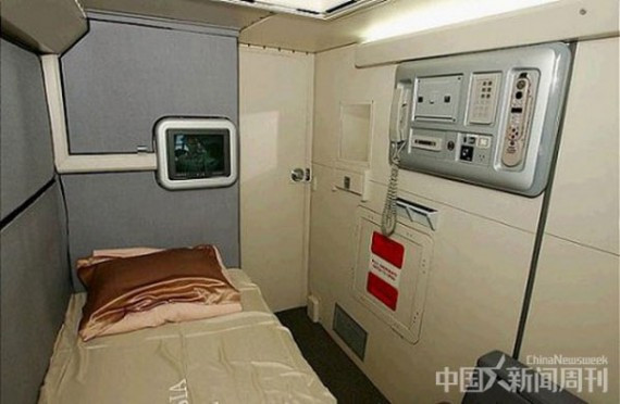“空中秘密闺房”:看看空姐们在“天上”的床(高清组图)