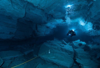 探访世界最大水下洞穴 天然壮观宫殿