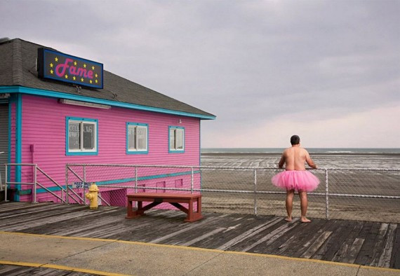 美国男子穿粉红短裙拍照 为博患癌妻子笑容(多图)