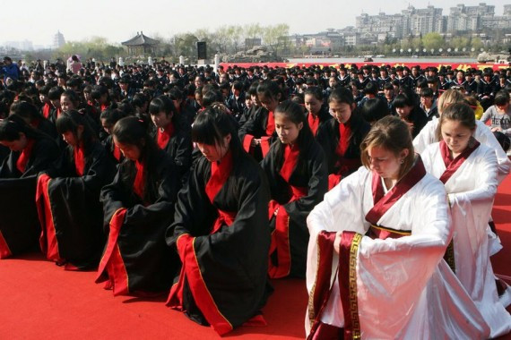 高清实拍:西安1500女孩参加上巳节女子成人礼