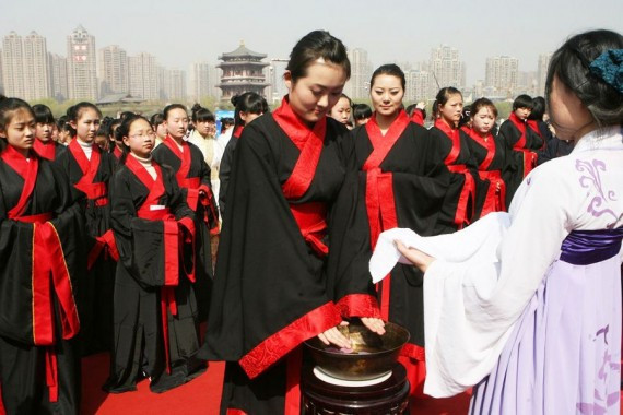 高清实拍:西安1500女孩参加上巳节女子成人礼