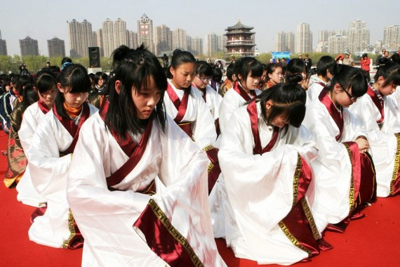 高清实拍:西安1500女孩参加上巳节女子成人礼