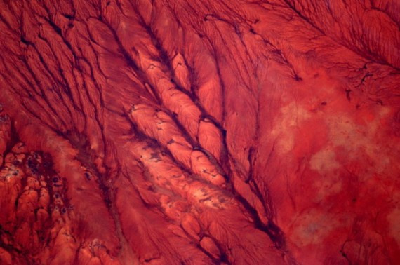 国际空间站宇航员从40万米太空拍摄地球(组图)