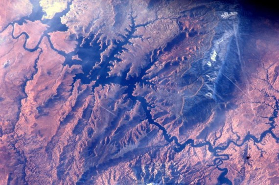 国际空间站宇航员从40万米太空拍摄地球(组图)
