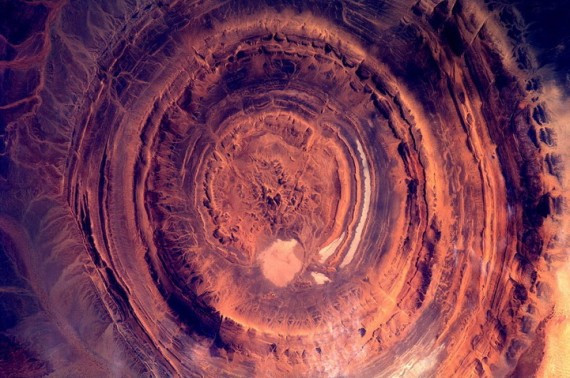 国际空间站宇航员从40万米太空拍摄地球(组图)