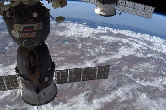 国际空间站宇航员从40万米太空拍摄地球(组图)