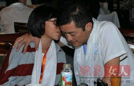 王菲之女窦靖童依偎帅哥合影 情窦初开变清纯女(多图)