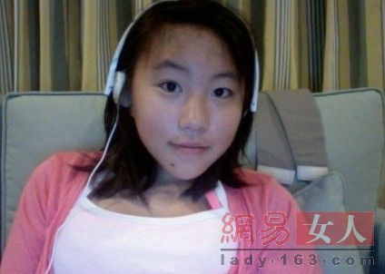 王菲之女窦靖童依偎帅哥合影 情窦初开变清纯女(多图)