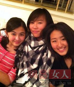 王菲之女窦靖童依偎帅哥合影 情窦初开变清纯女(多图)