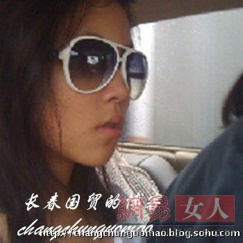 王菲之女窦靖童依偎帅哥合影 情窦初开变清纯女(多图)