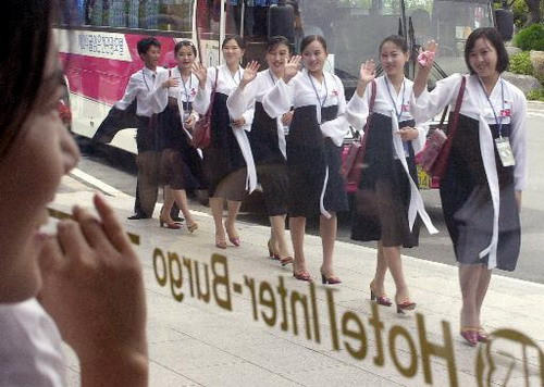 揭秘朝鲜女性为何从来不穿裤子 春夏秋冬皆穿裙(组图）