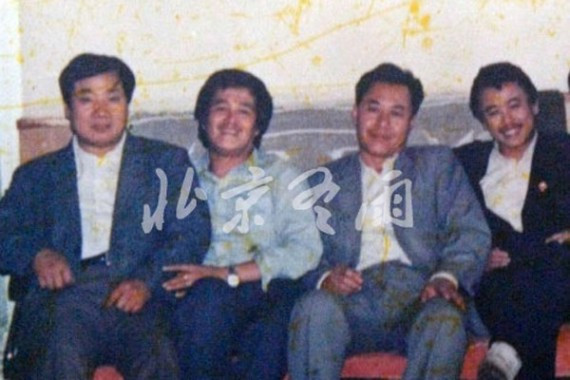 赵本山早年走红之前女人扮相曝光 比郭德纲妩媚多了(组图)