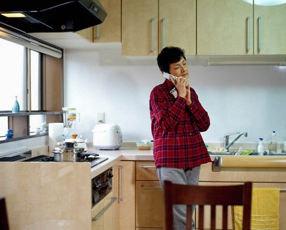 摄影师记录日本家庭生活真实影像(高清组图)