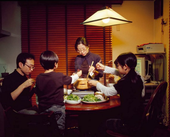 摄影师记录日本家庭生活真实影像(高清组图)
