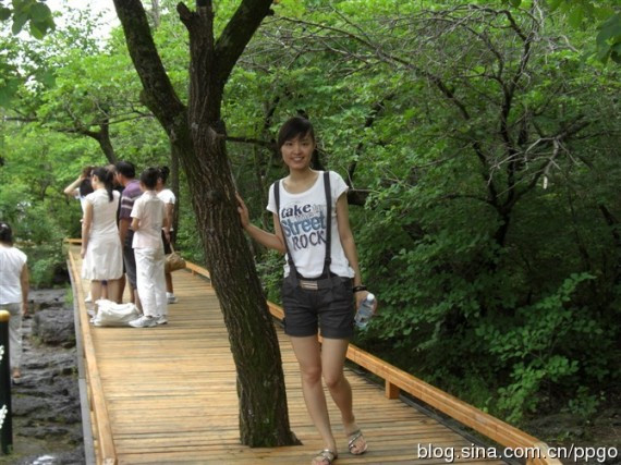 她的确很美：黑龙江舍己救人女教师张丽莉婚纱照曝光(组图)