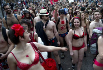 抗议涨学费：蒙特利尔学生裸上街头