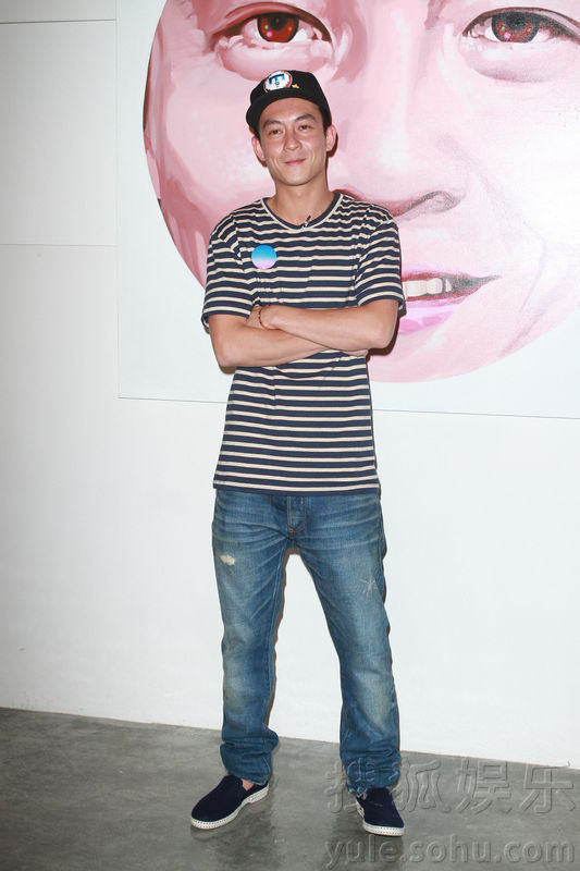 "摄影师"陈冠希吃水不忘挖井人 办艺术展强调不自拍(多图)