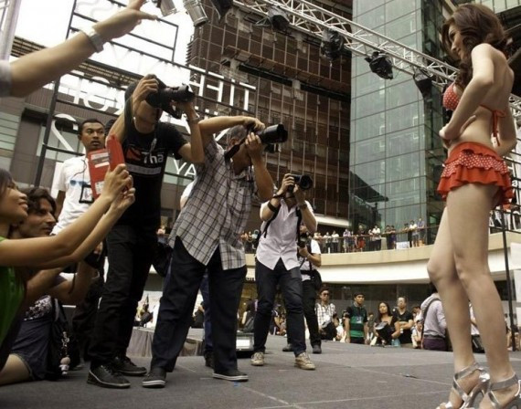 2012年度泰国人妖选美大赛火爆 揭背后辛酸(组图)